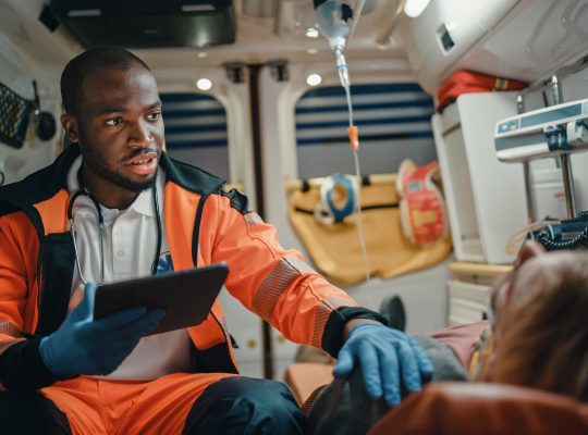 EMT in Ambulance using priusmed medView