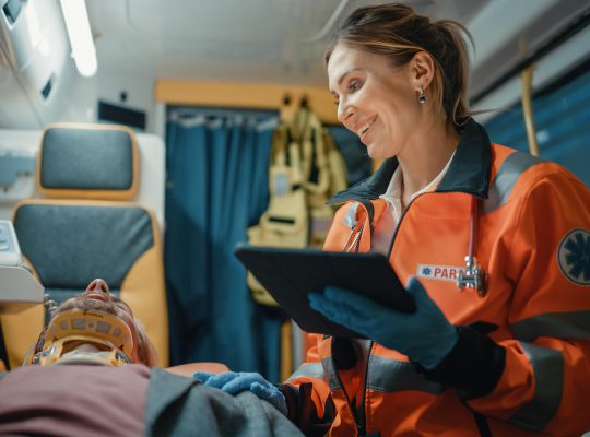 EMT in Ambulance using priusmed medView